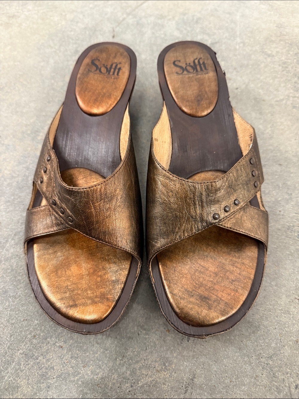 Sofft Metallic Bronze Crossover Slide Sandals